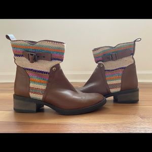 Hush puppies women’s boot ankle.